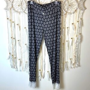Lamaze gray white black floral leggings. Size XL. White lace on bottom…
